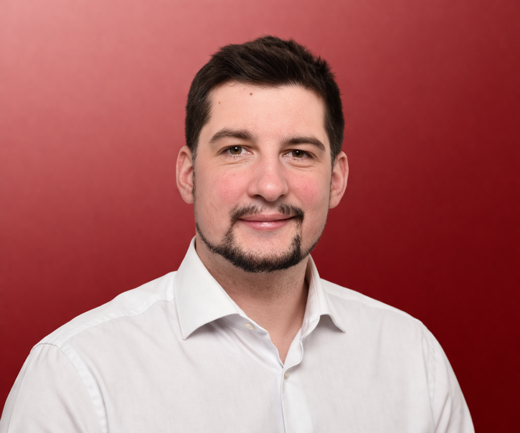 Mitarbeiter David Mühlbacher steht zur Verfügung